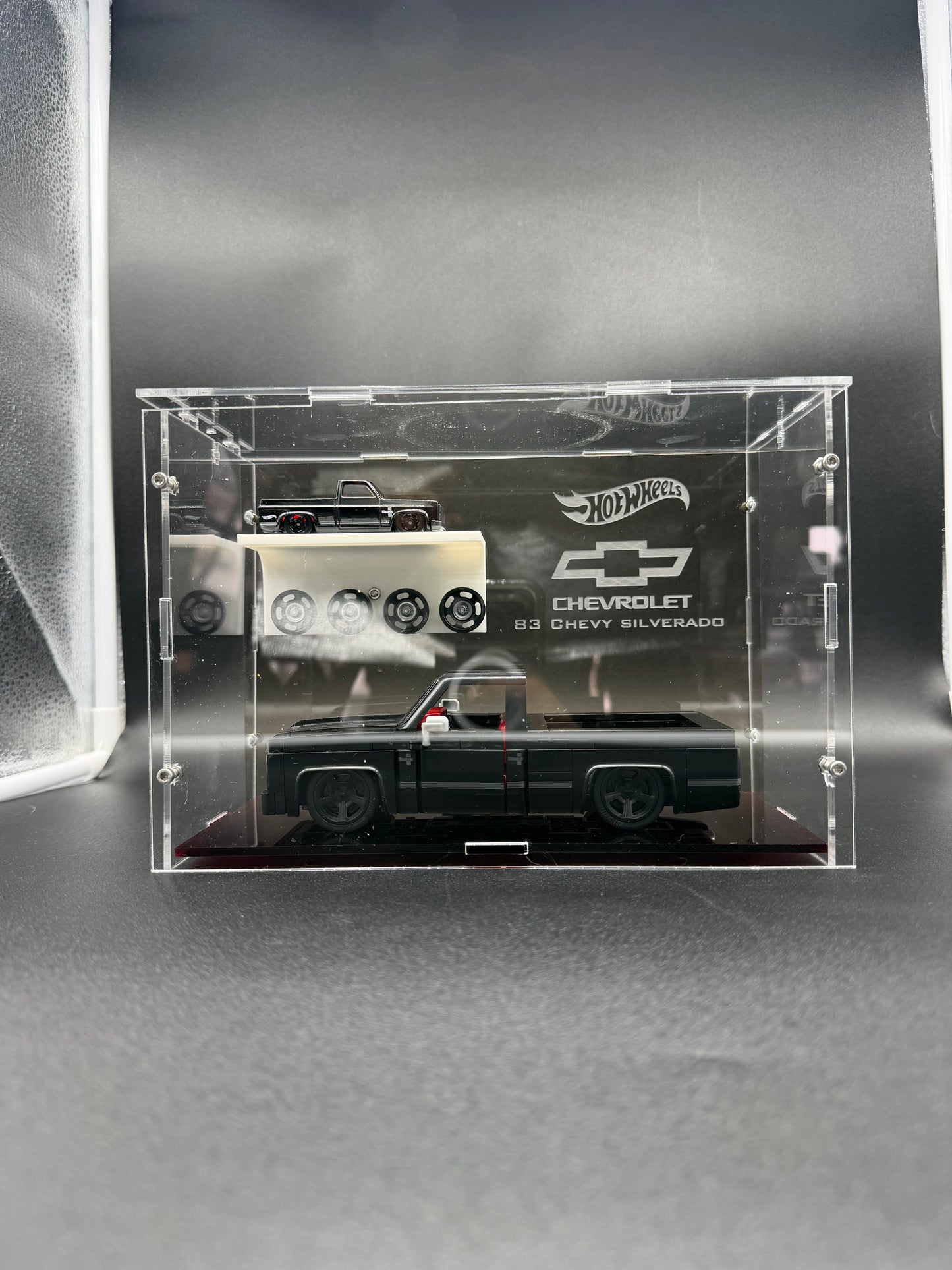 Exhibidor Acrílico Chevrolet Silverado 83 Brick Shop