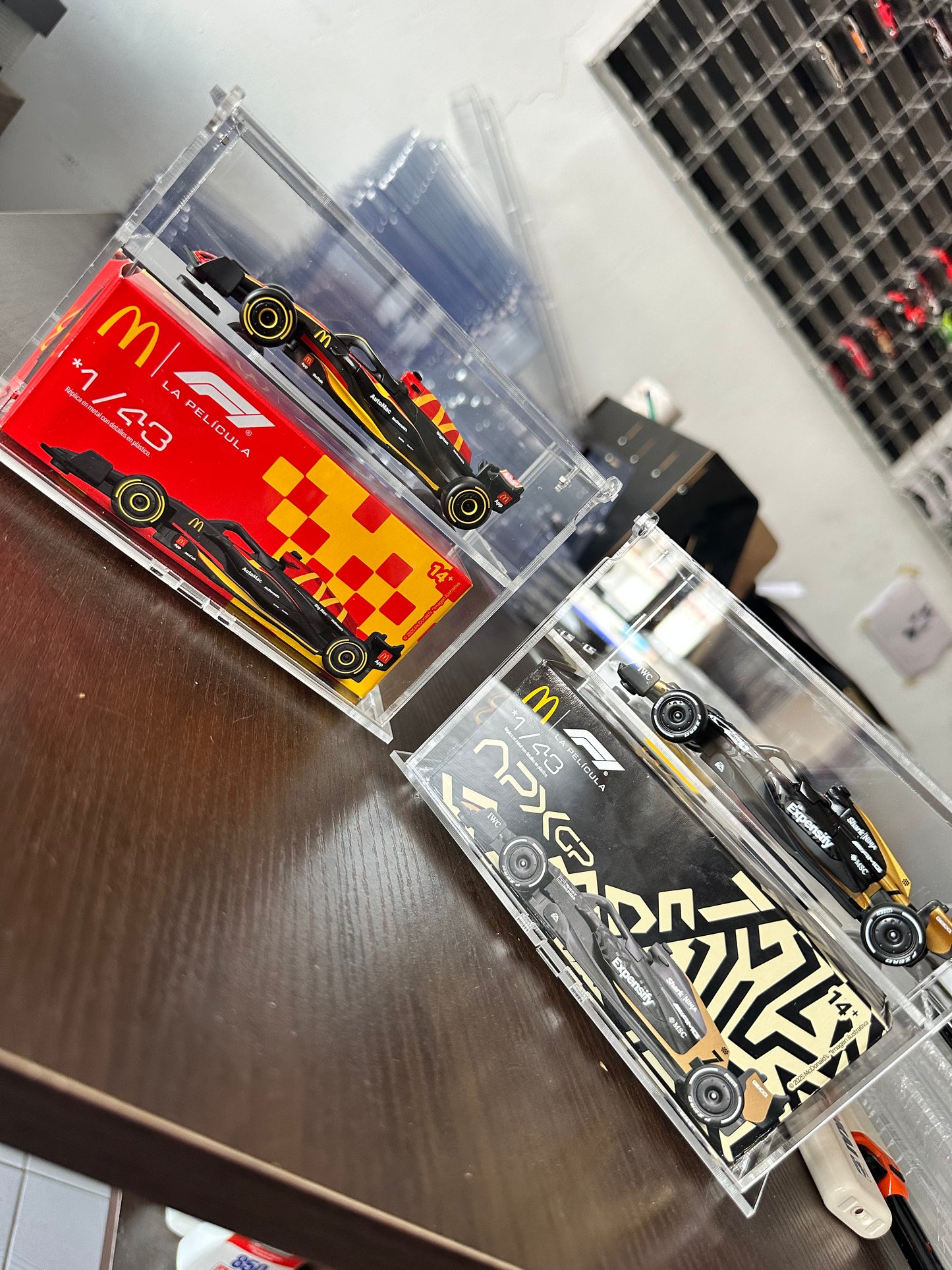 Exhibidor Acrílico F1 Mc